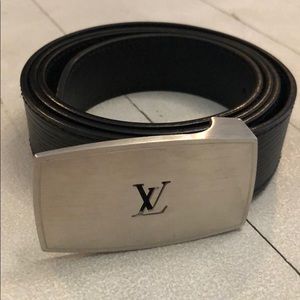 Louis Vuitton Men’s Leather Belt (Black) 100/40